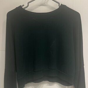 Chuu Cropped Long Sleeve Sweatshirt in Dark Green